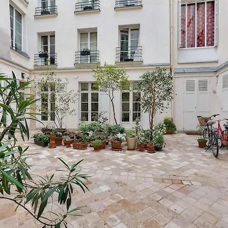 Apartman Design In Le Marais *