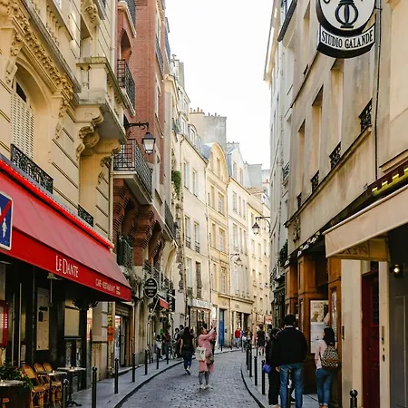 Design In Le Marais *